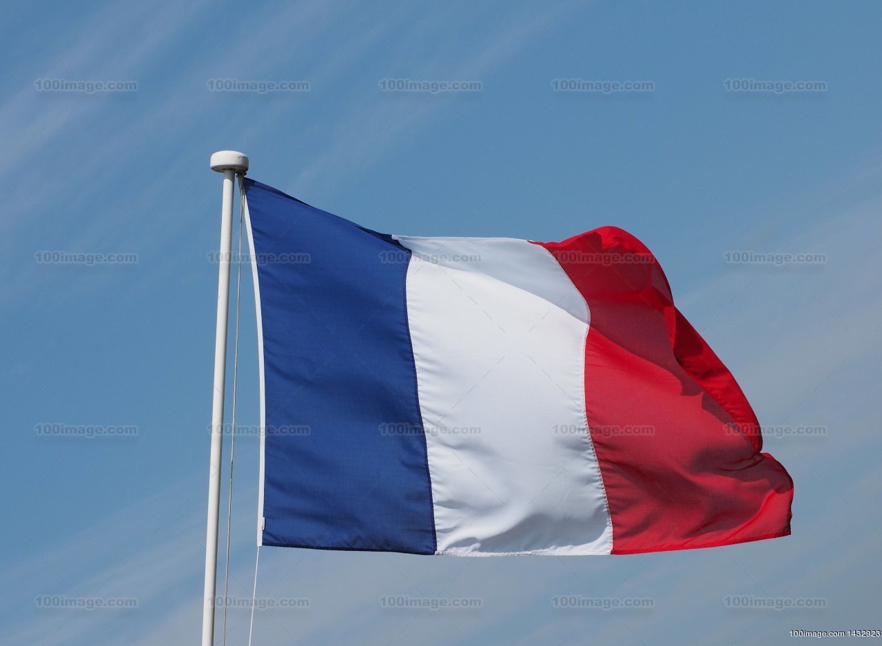 法国在蓝蓝的天空的法国国旗 蓝色 摄影图 100image